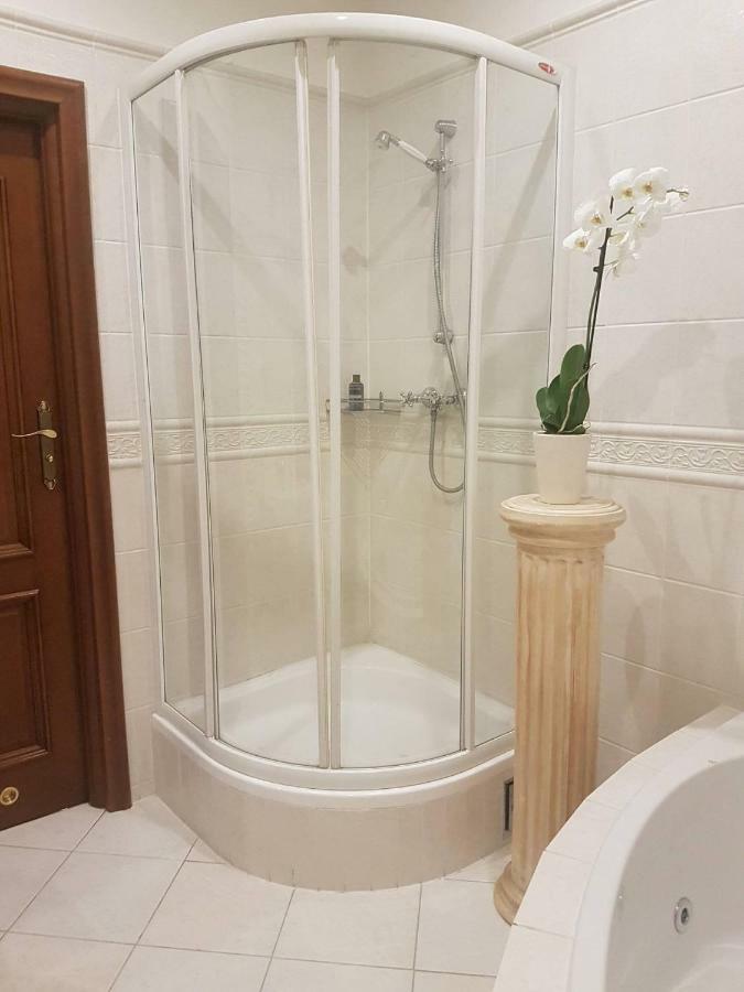 Goldstar Luxury Old Town Krakow Apartment Bagian luar foto