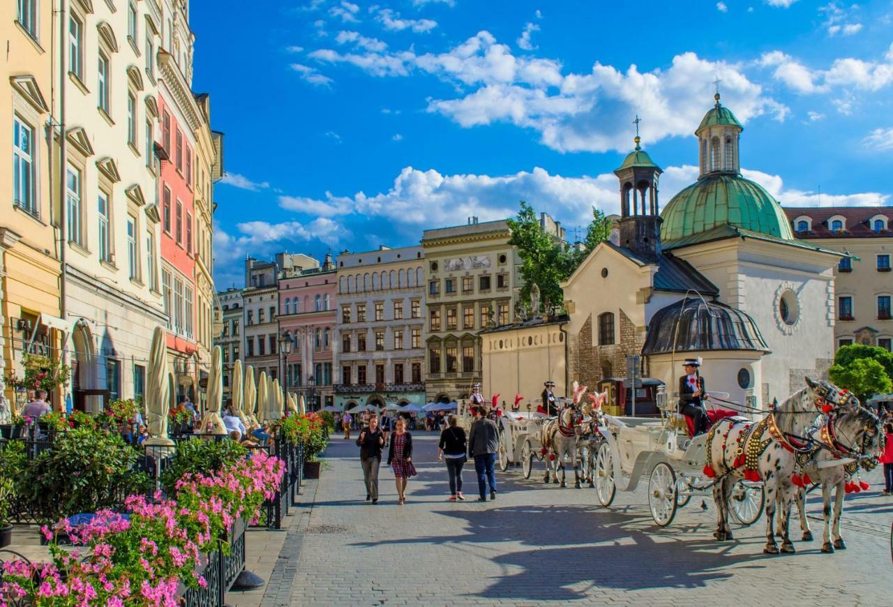 Goldstar Luxury Old Town Krakow Apartment Bagian luar foto