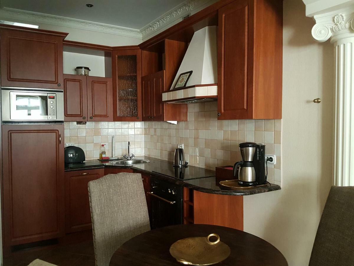 Goldstar Luxury Old Town Krakow Apartment Bagian luar foto